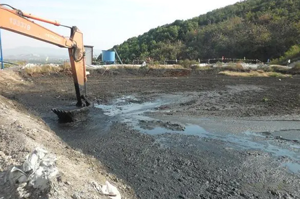 填埋污泥库